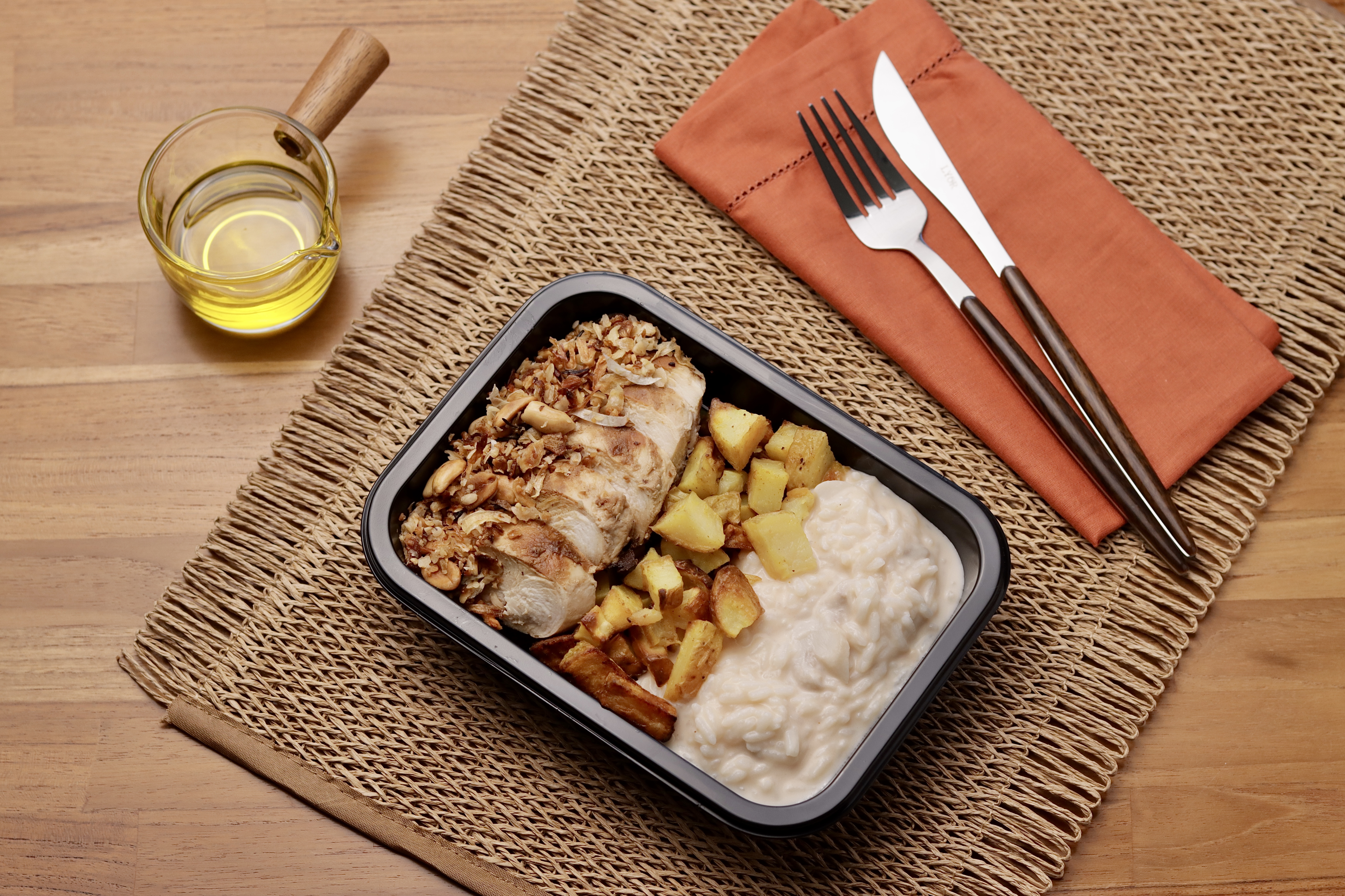 Escalopes de frango em farofa de ervas