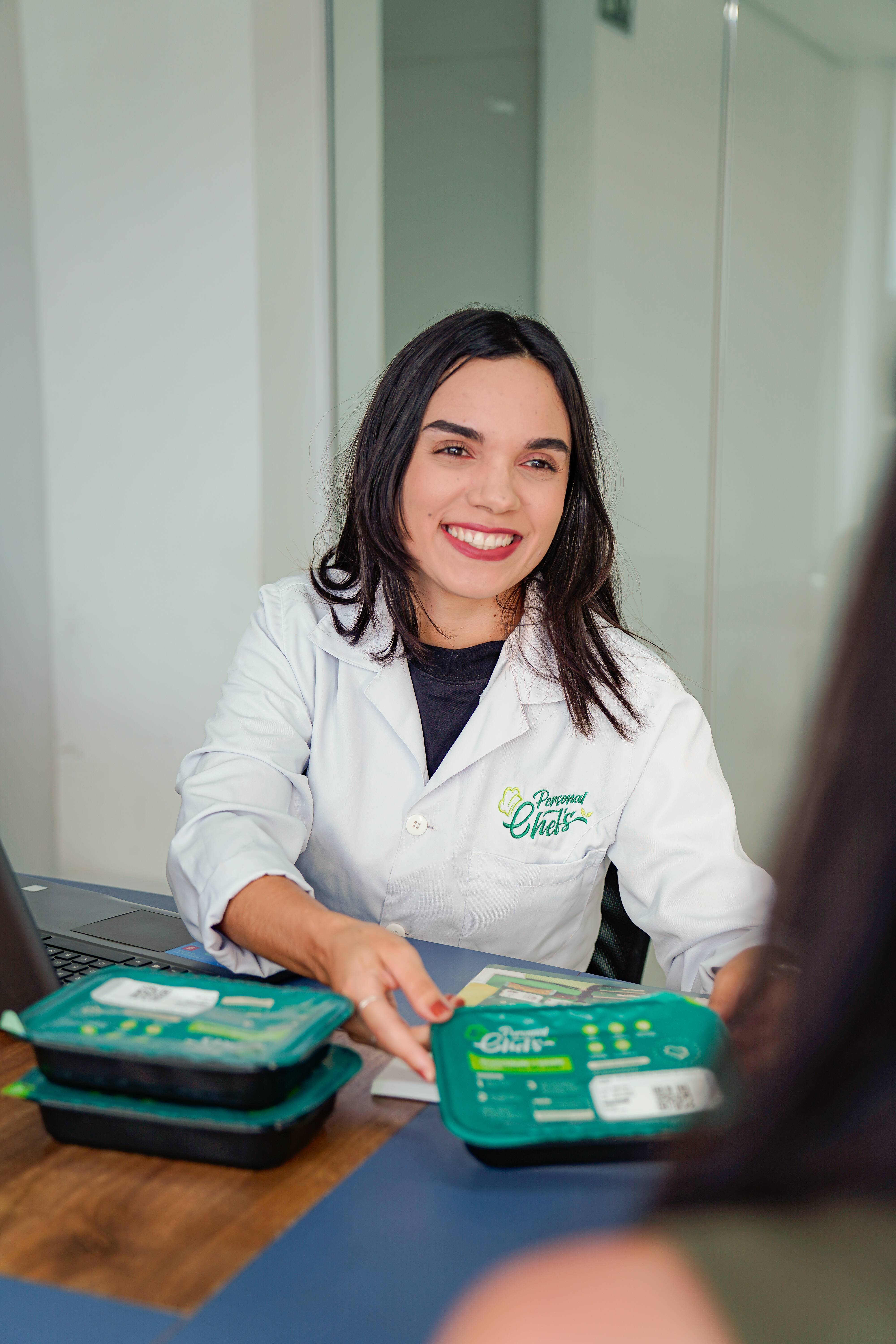 Nutricionista em atendimento da Personal Chefs